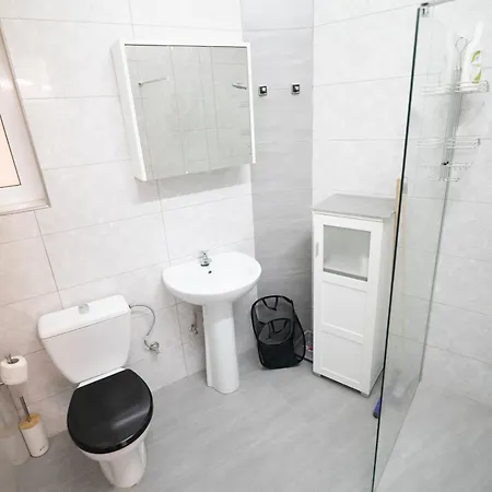 With Full Kitchen & 3 Beds In Tarxien Żabbar