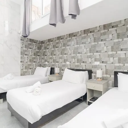 With Full Kitchen & 3 Beds In Tarxien Apartament