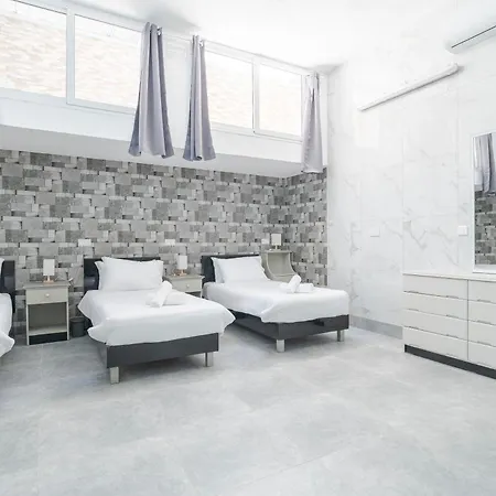 With Full Kitchen & 3 Beds In Tarxien アパート