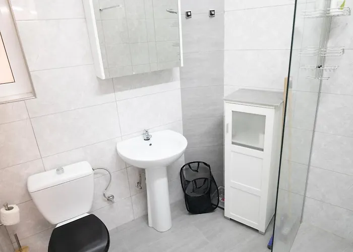 With Full Kitchen & 3 Beds In Tarxien Żabbar